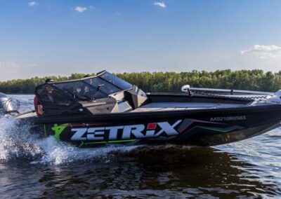 Barca profesionala de pescuit Vboats FishPro XR