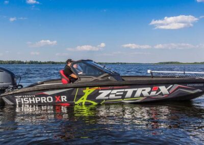 Barca profesionala de pescuit Vboats FishPro XR