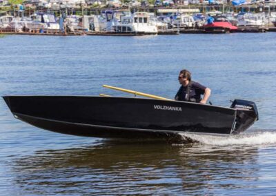 Barca aluminiu VBoats Volzhanka 42