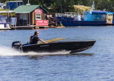 Barca aluminiu VBoats Volzhanka 42